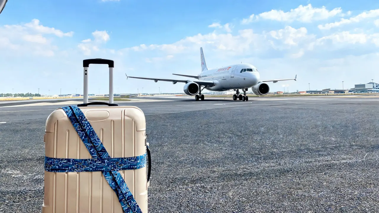 Что нельзя провозить в ручной клади в самолёте в 2026 году: из-за одного пожара правила переписали для всех